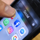 Image for article titled Star Trek writer accurately predicted smartphones, also accurately predicted how fucking annoying they would be